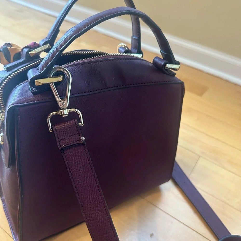 Steve Madden Elegant Purple Handbag - Picture 3 of 4